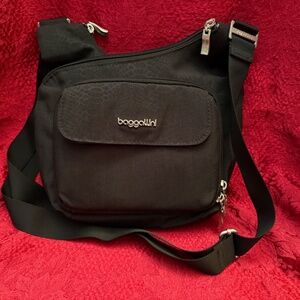Baggallini Criss Cross Black Snake Crossbody